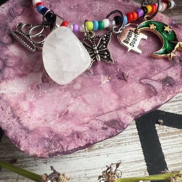 Alquimia charms white jade beaded rainbow short choker necklace - Picture 5 of 5